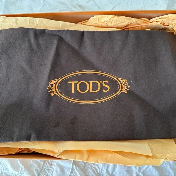 Gorgeous leather Tods lace up boots 61/2 - Picture 9 of 12